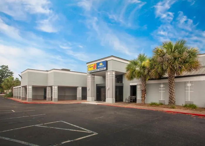 Super 8 By Wyndham Mobile I-65