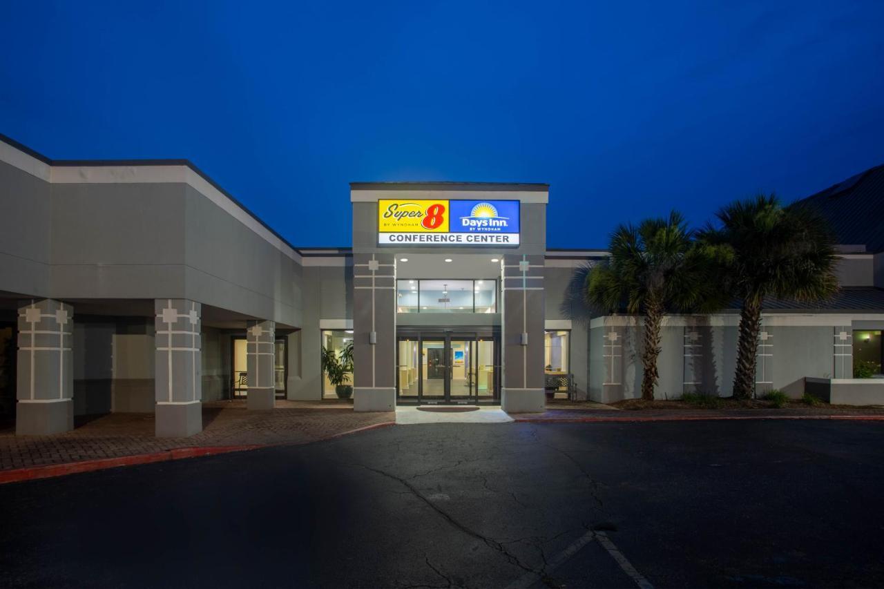 Hotel Super 8 By Wyndham I-65 Mobile